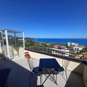 https://holidays-cefalu.sicilyhotelsitaly.net